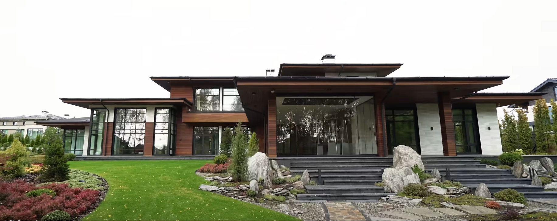 Frank Lloyd Wright style Mansion "Mamaia" — Photo 5